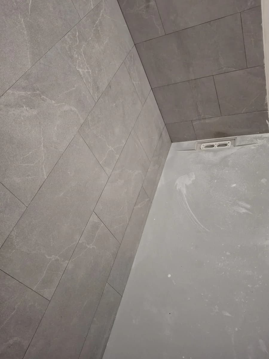 Detalle de detalle desagüe ducha — Junior Reformas